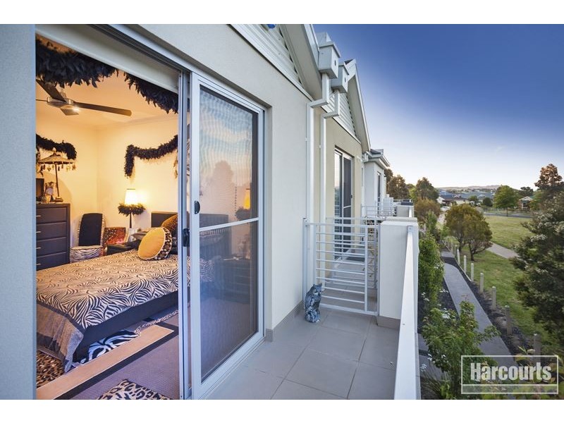 6/11 Howqua Place, Pakenham VIC 3810