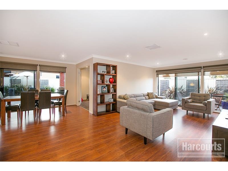 14 Azure Court, Pakenham VIC 3810