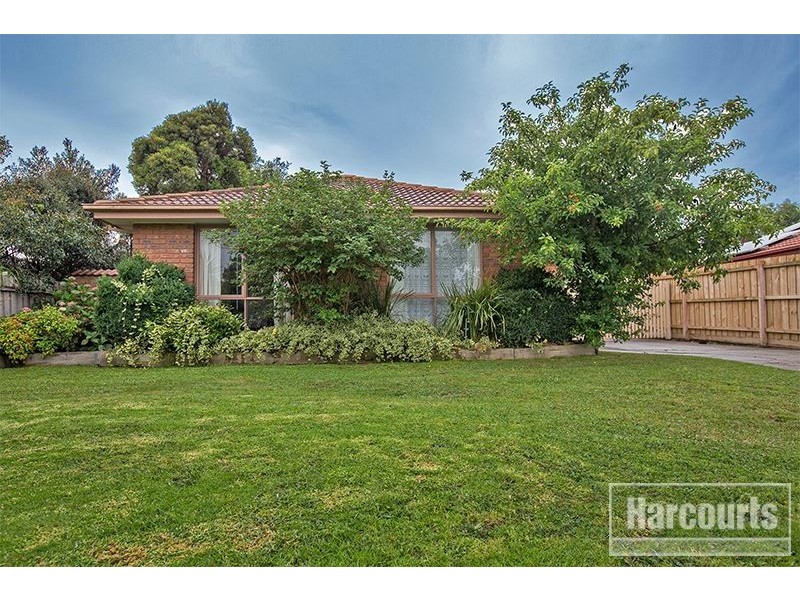 10 Smethurst Avenue, Pakenham VIC 3810