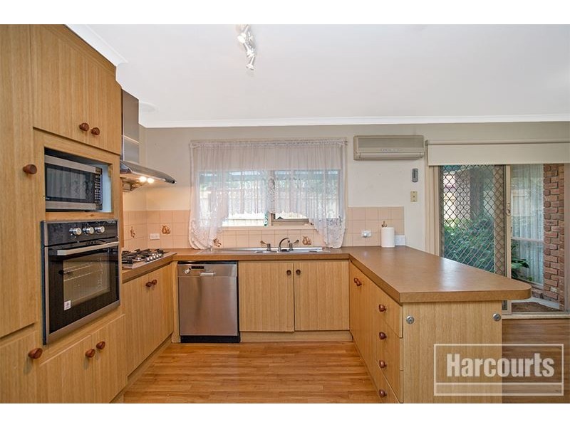 10 Smethurst Avenue, Pakenham VIC 3810