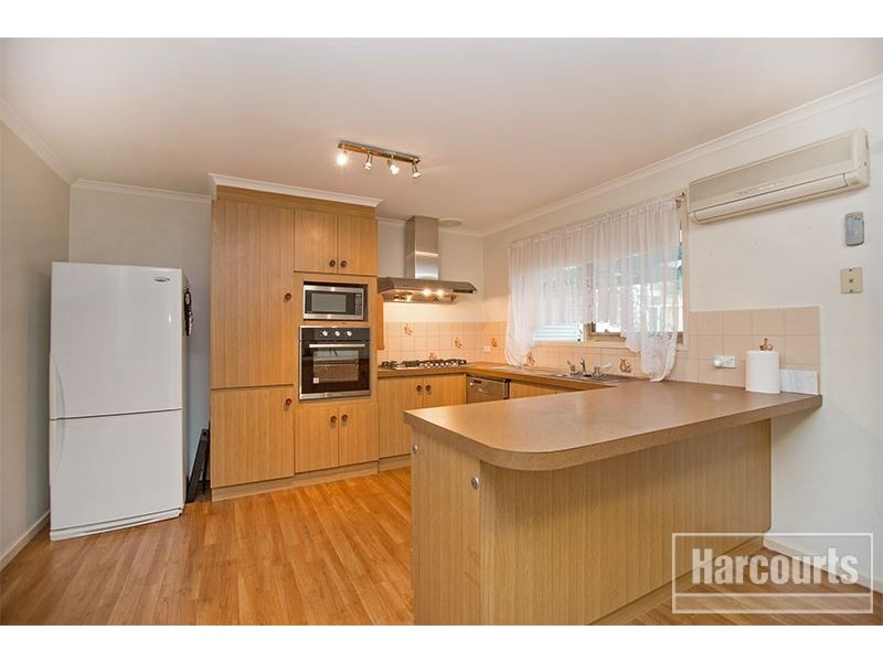 10 Smethurst Avenue, Pakenham VIC 3810