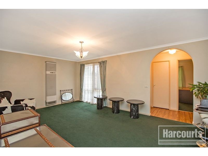 10 Smethurst Avenue, Pakenham VIC 3810