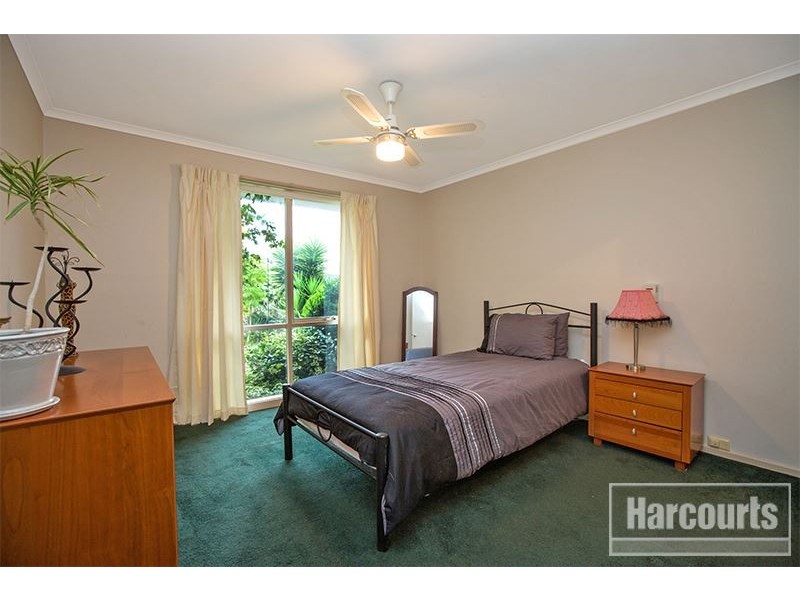 10 Smethurst Avenue, Pakenham VIC 3810