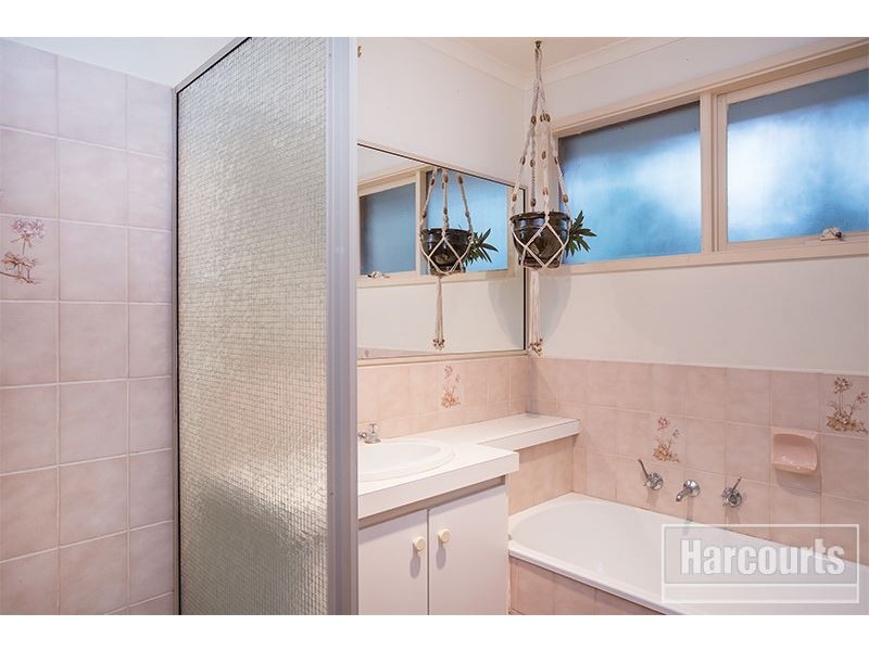 10 Smethurst Avenue, Pakenham VIC 3810