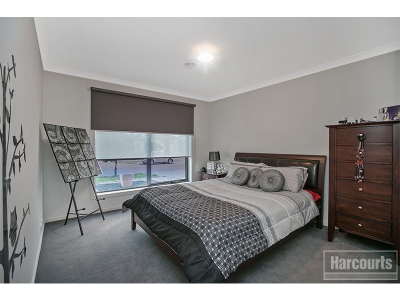 11 Field Street, Pakenham VIC 3810
