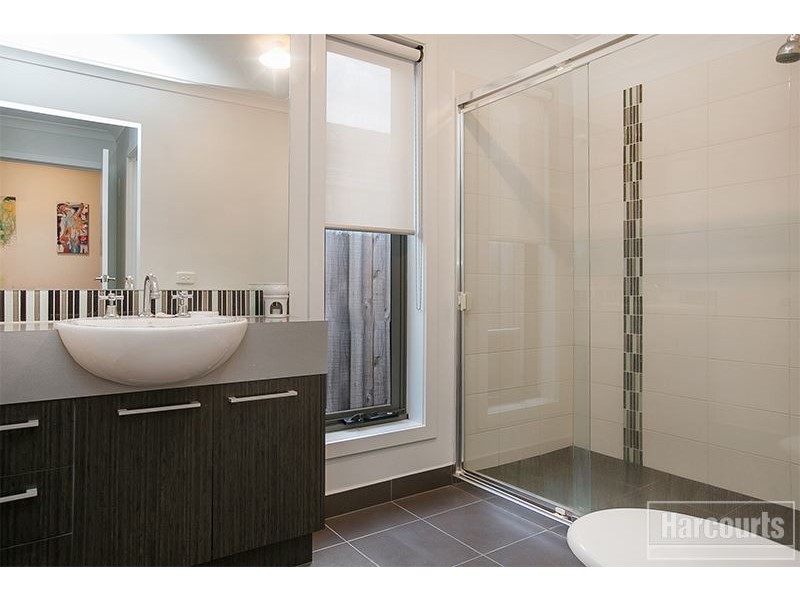 11 Field Street, Pakenham VIC 3810