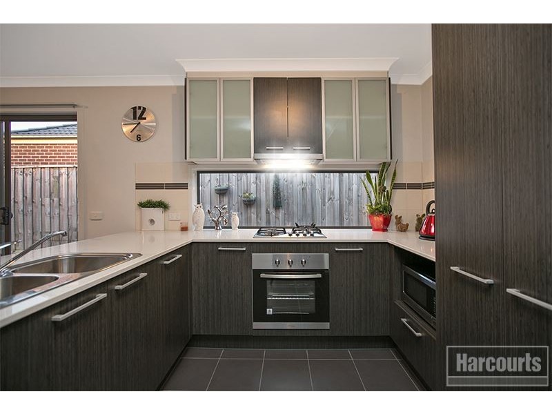 11 Field Street, Pakenham VIC 3810