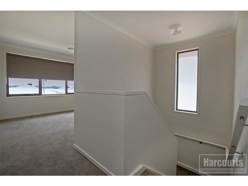 6 Bevington Crescent, Officer VIC 3809
