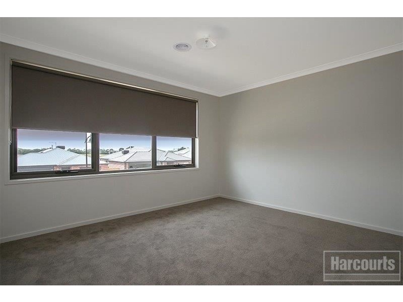 6 Bevington Crescent, Officer VIC 3809
