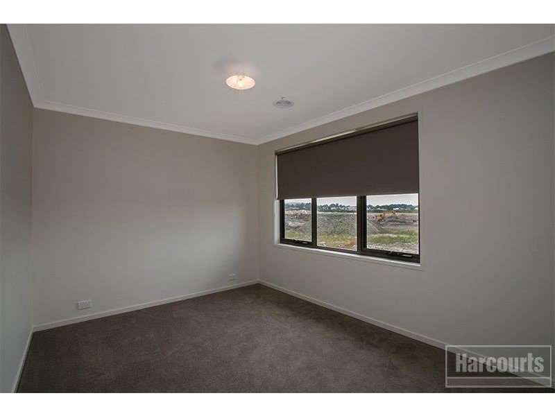 6 Bevington Crescent, Officer VIC 3809