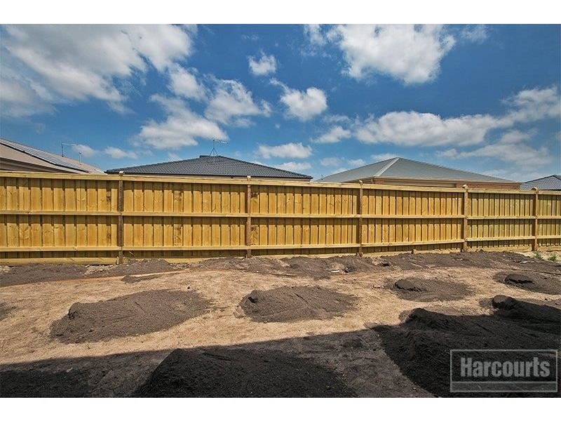 6 Bevington Crescent, Officer VIC 3809