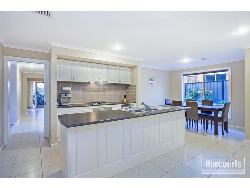 19 Caspian Chase, Pakenham VIC 3810