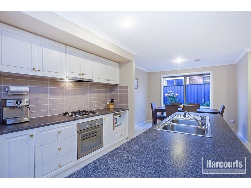 19 Caspian Chase, Pakenham VIC 3810