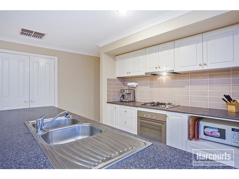 19 Caspian Chase, Pakenham VIC 3810