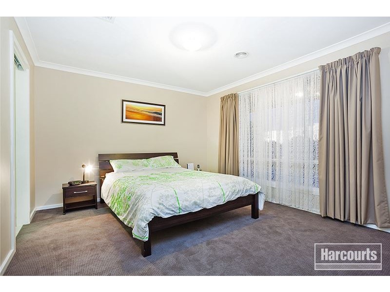 19 Caspian Chase, Pakenham VIC 3810