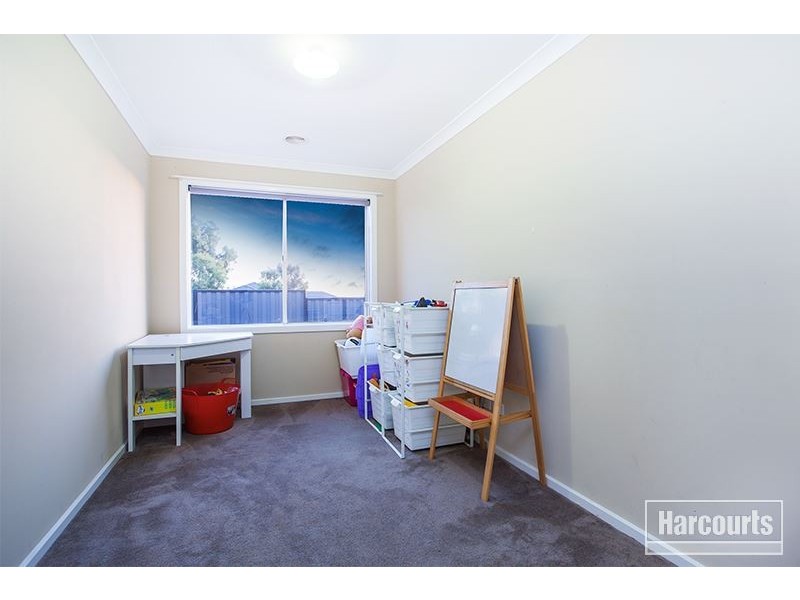 19 Caspian Chase, Pakenham VIC 3810