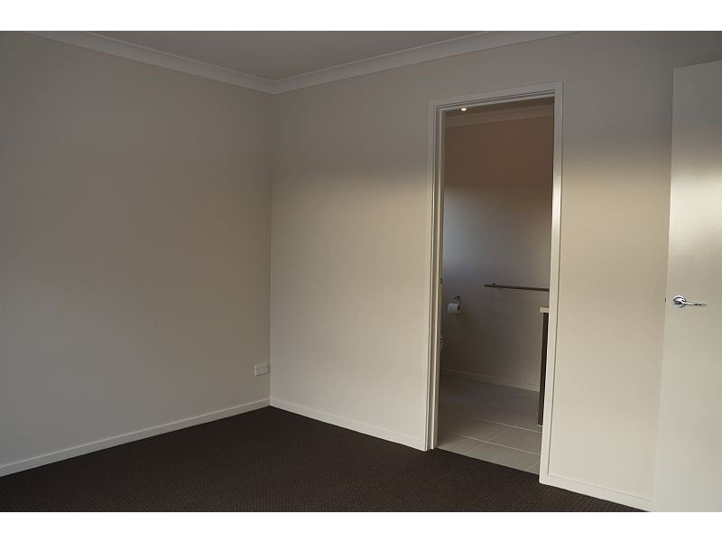 3 Pointer Drive, Pakenham VIC 3810