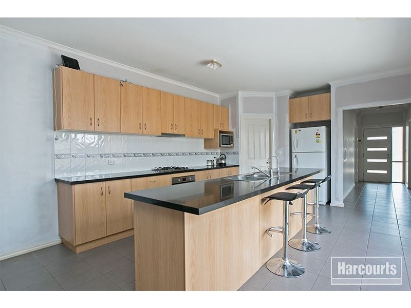 2 Angelique Street, Berwick VIC 3806