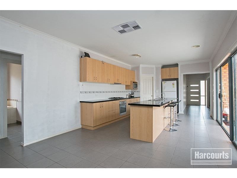 2 Angelique Street, Berwick VIC 3806