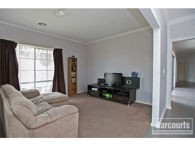 2 Angelique Street, Berwick VIC 3806