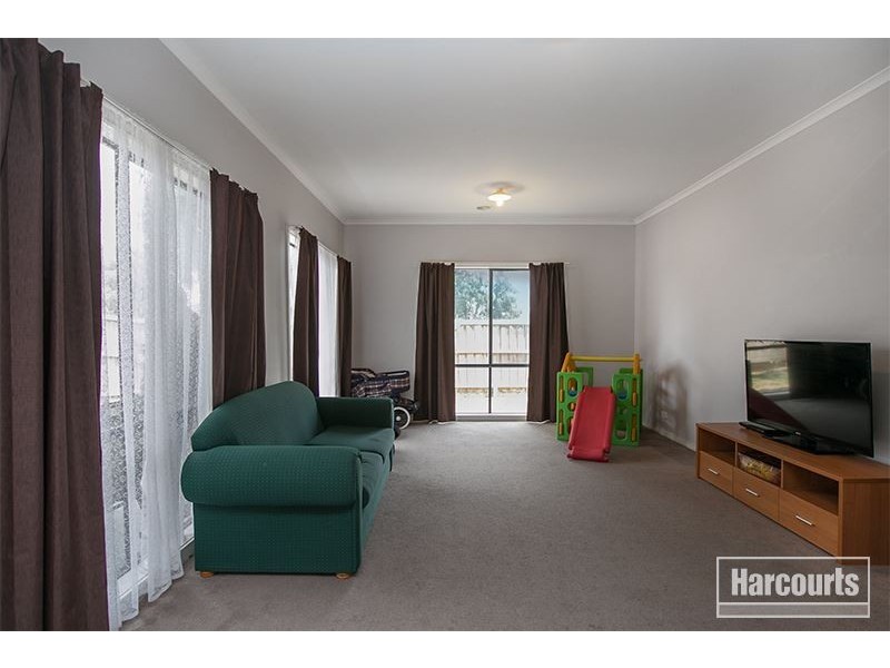 2 Angelique Street, Berwick VIC 3806