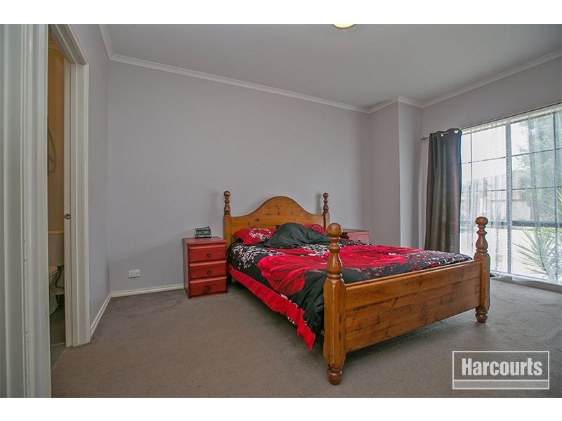2 Angelique Street, Berwick VIC 3806