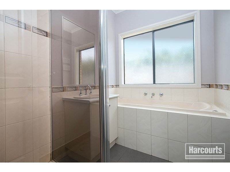 2 Angelique Street, Berwick VIC 3806