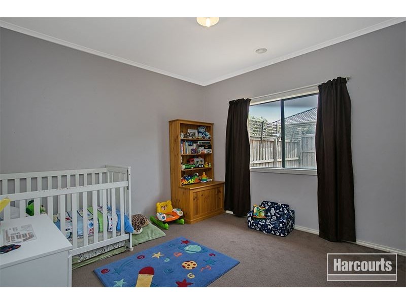 2 Angelique Street, Berwick VIC 3806