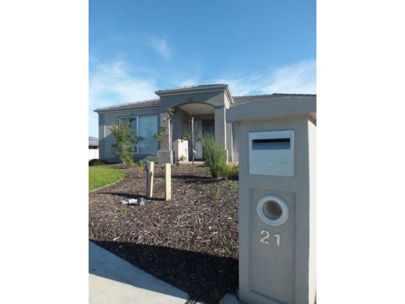 21 Serenity Street, Pakenham VIC 3810