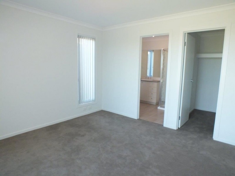 21 Serenity Street, Pakenham VIC 3810