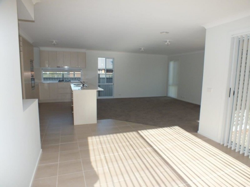 21 Serenity Street, Pakenham VIC 3810