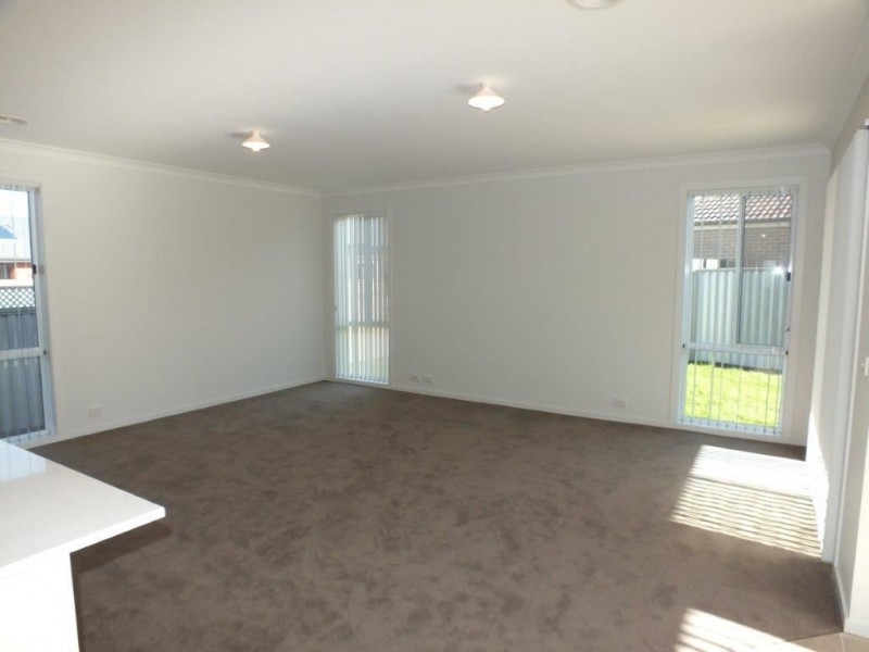 21 Serenity Street, Pakenham VIC 3810