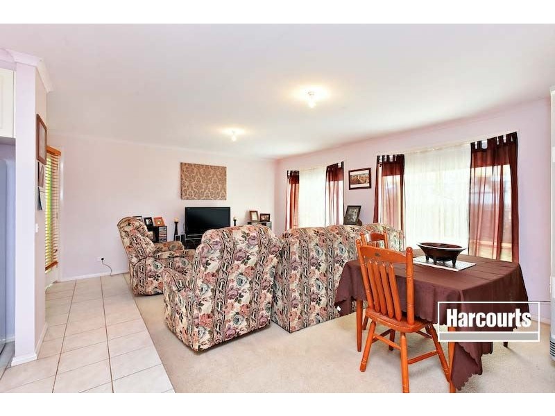 1/9 Henty Street, Pakenham VIC 3810