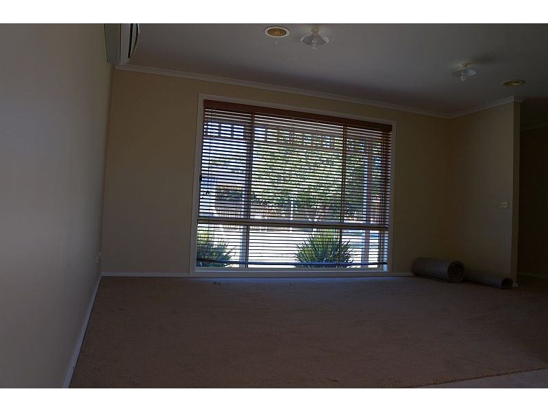 2 Silver Gum Drive, Pakenham VIC 3810