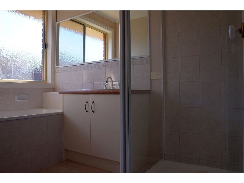 2 Silver Gum Drive, Pakenham VIC 3810