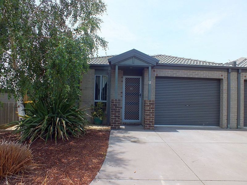 12/6-16 Diston Court, Pakenham VIC 3810