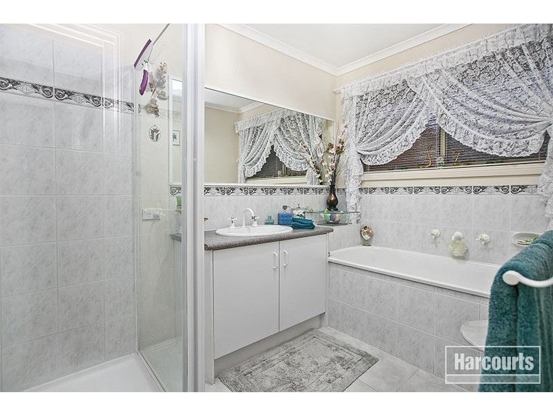 2/37 Eagle Drive, Pakenham VIC 3810