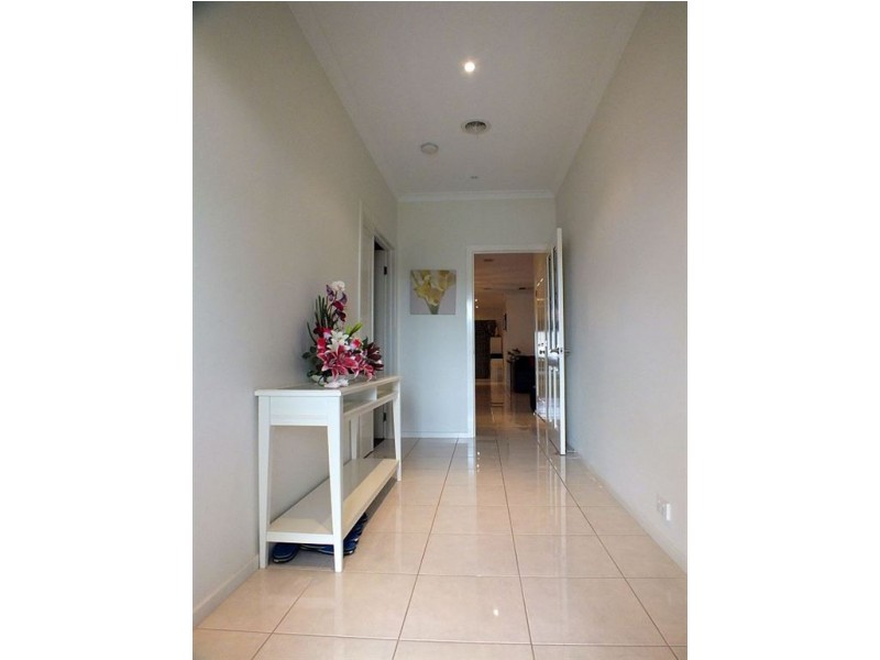 16 Rose Garden Avenue, Officer VIC 3809