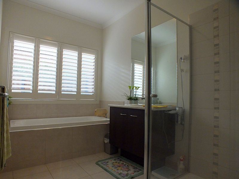 16 Rose Garden Avenue, Officer VIC 3809