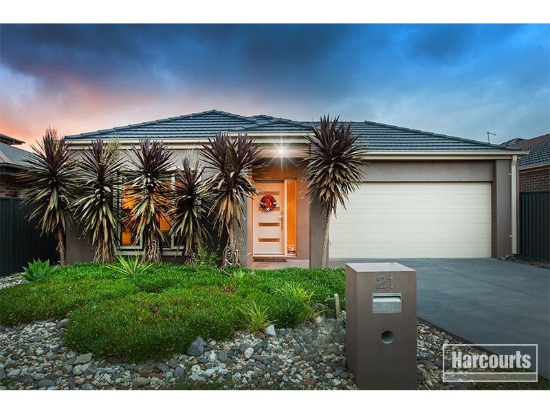 21 Britton Drive, Pakenham VIC 3810