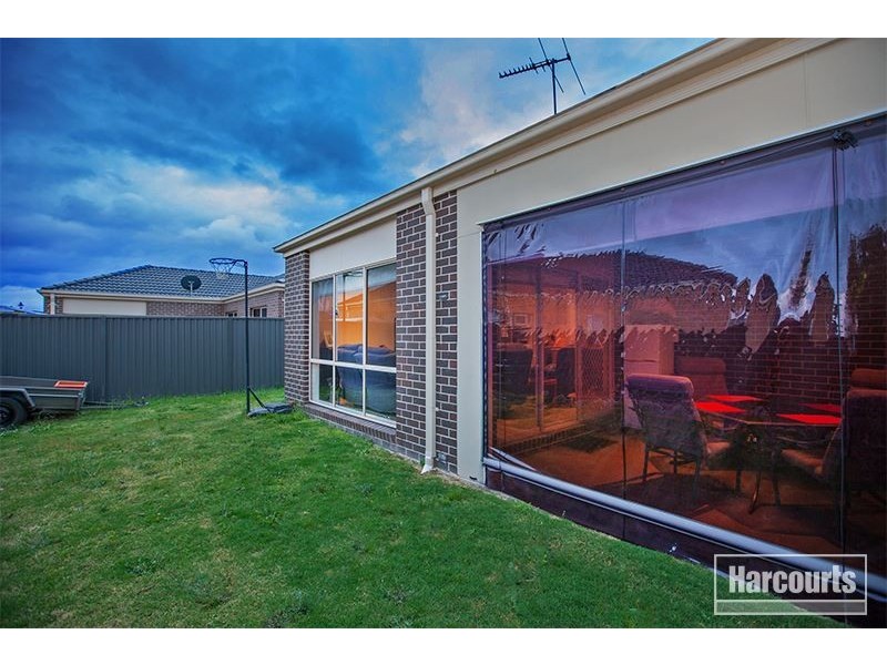 21 Britton Drive, Pakenham VIC 3810