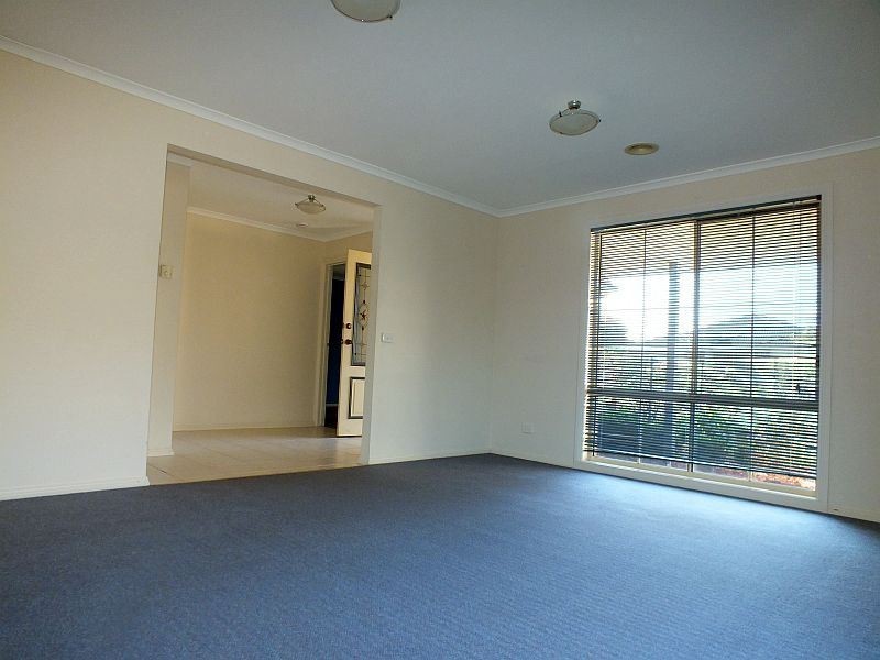 28 Storey Drive, Pakenham VIC 3810