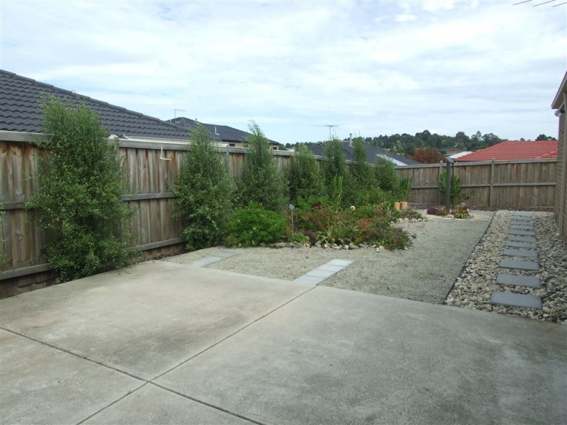 27 Bohemia Crescent, Pakenham VIC 3810