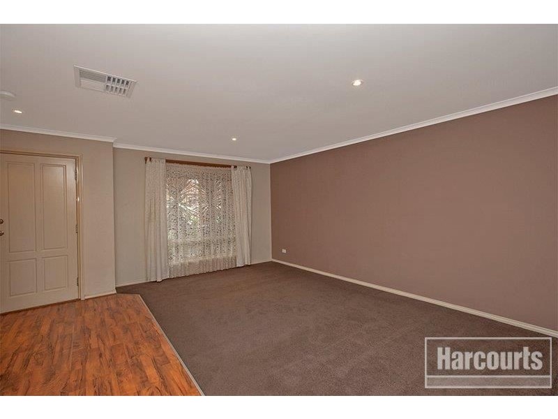 53 Hartland Circuit, Pakenham VIC 3810