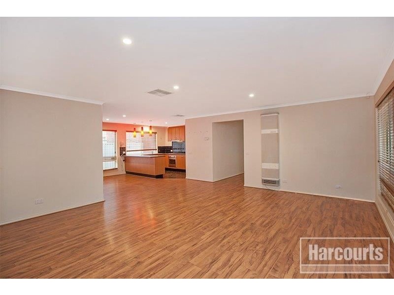 53 Hartland Circuit, Pakenham VIC 3810