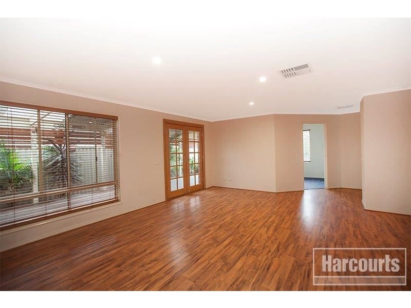 53 Hartland Circuit, Pakenham VIC 3810