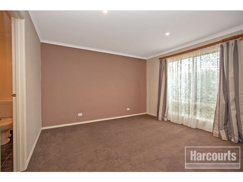 53 Hartland Circuit, Pakenham VIC 3810