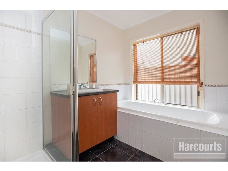 53 Hartland Circuit, Pakenham VIC 3810