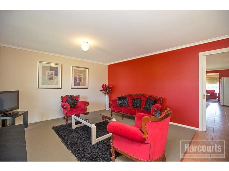 5 Freeman Drive, Pakenham VIC 3810