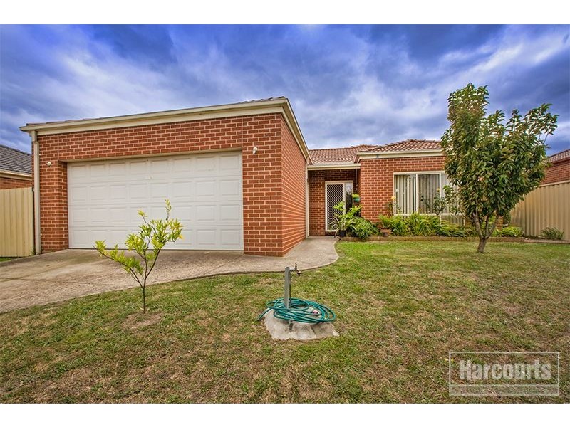 18 Bluehills Boulevard, Pakenham VIC 3810